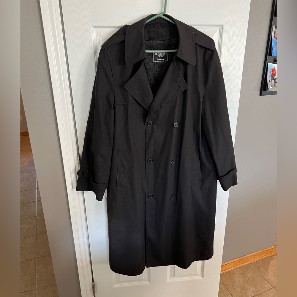 Mens Black Lined Trench Coat Made in USA Sz 42 R